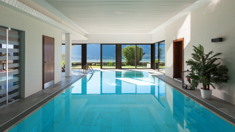 Why Aluminium and UV-Protected Pool Signs Last Longer?