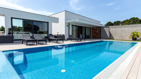 Pool CPR Sign Requirements in QLD